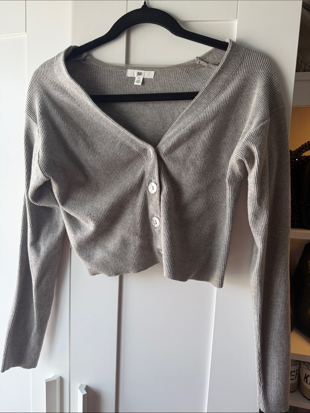 bp Cropped Ribbed V-Neck Button Cardigan in Light Gray